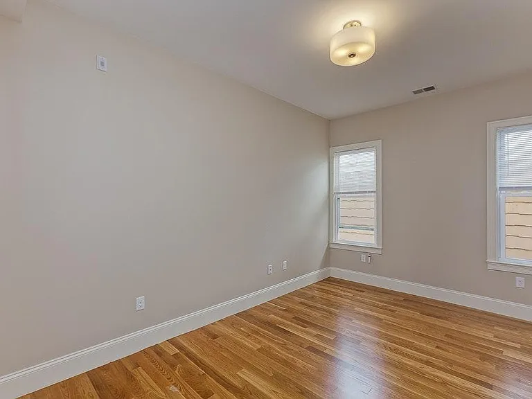 358 Meridian St #2 — Photo 9