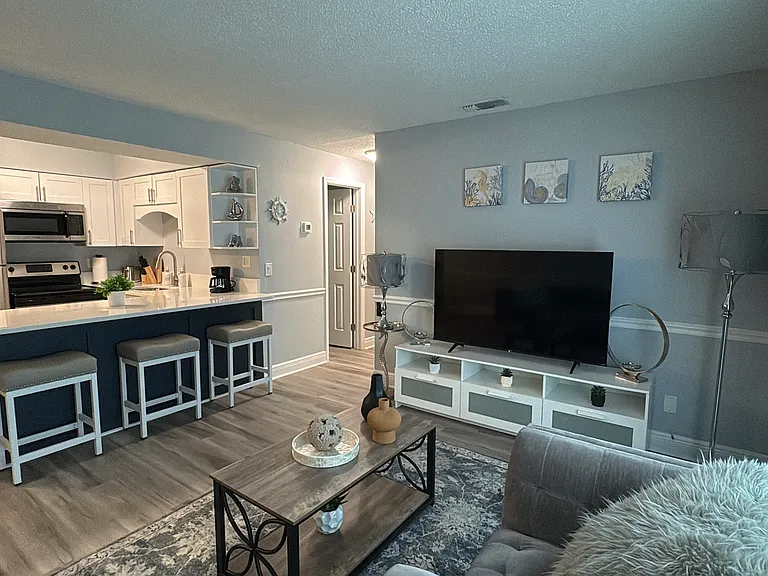S Betty Ln — Photo 2