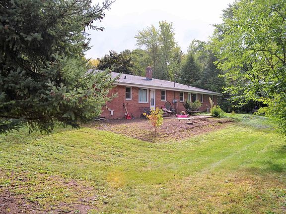 3rd image of 1045 Laverne Dr