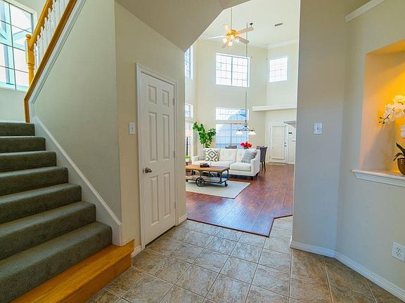 4th image of 512 Phillip Dr