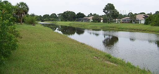 1st image of 1057 Rotonda Cir