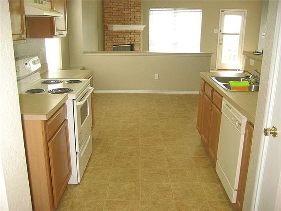 4th image of 3629 Cayman Dr