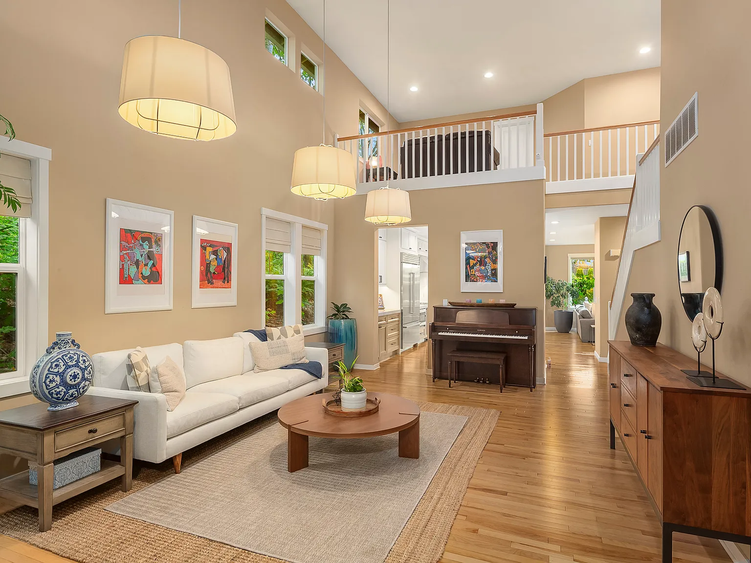 5 bed, 3256 sqft, $5,000 — Photo 3