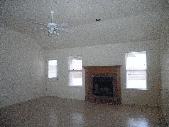 2nd image of 2606 Eastwood Dr