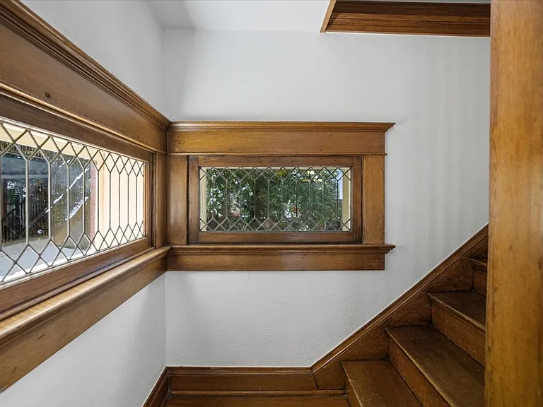 127 S Pearl St — Photo 17