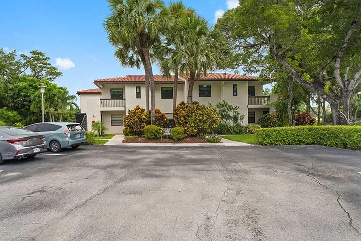 21669 Tall Palm Cir — Photo 1