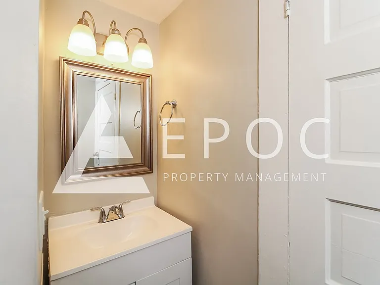836 E Devonshire St — Photo 5