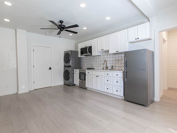 3rd image of 521 Texas St APT 3