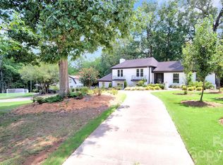 1634 Lumarka Dr, Charlotte, NC 28212