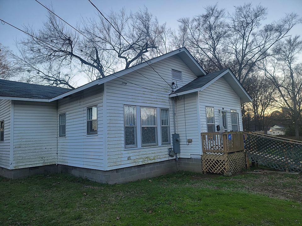 2nd image of 408 E Wood St