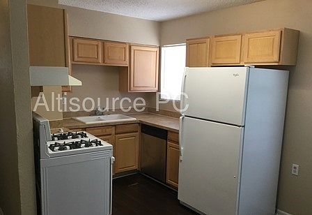 1st image of 824 Renfro Dr #0