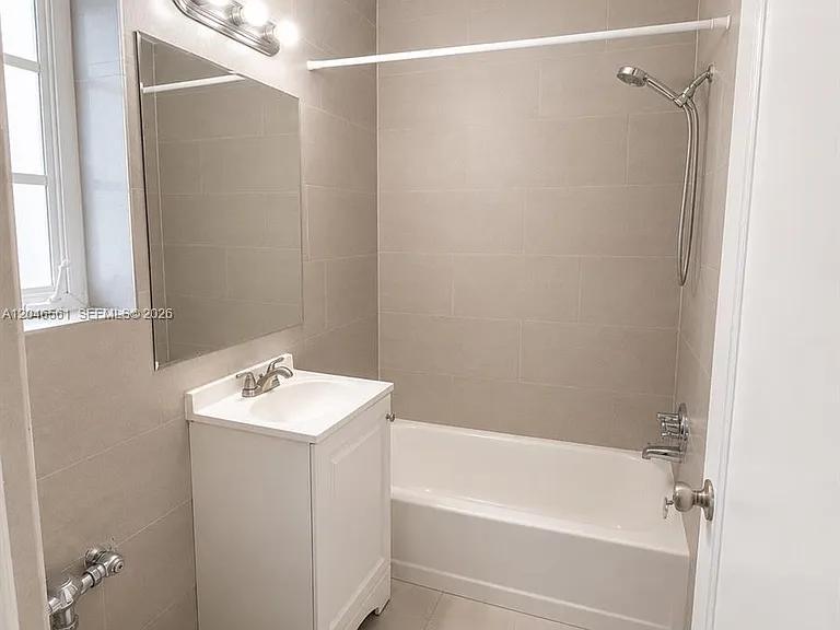 2456 Flamingo Dr #10 — Photo 7