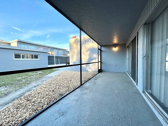 5th image of 5211 N Tamiami Trl APT 5