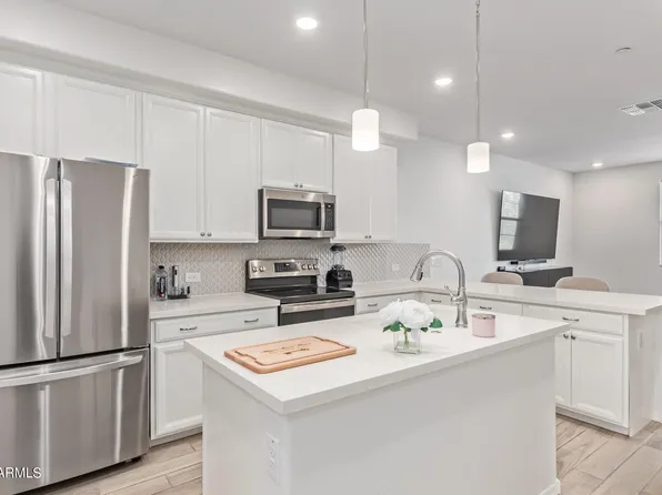 2669 S PEPPERTREE Drive #105, Gilbert, AZ 85295