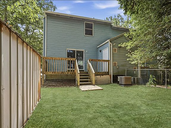 3rd image of 10 S Indian Valley Ct