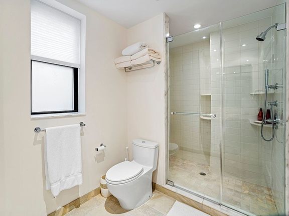 5th image of 175 E 79th St #4CD