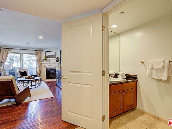 4th image of 1621 Barry Ave APT 202