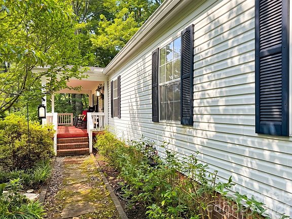 5th image of 315 Oakstone Dr