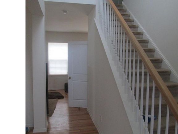 3rd image of 412 W 8th Ave