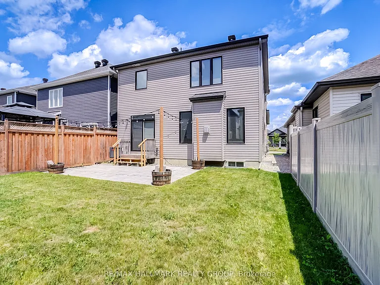 1110 Beckett Cres — Photo 39
