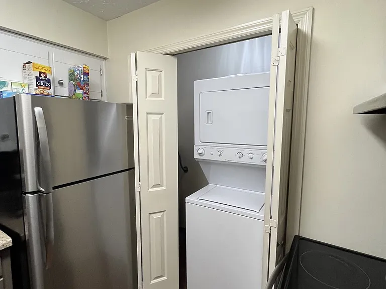 1810 State St #303 — Photo 6