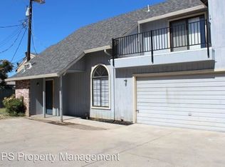 215 W Lockeford St, Lodi, CA 95240