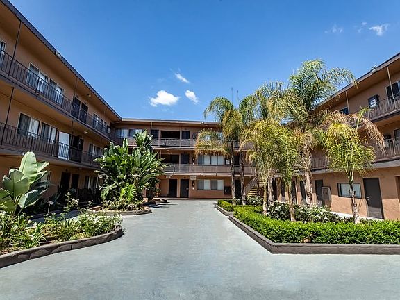 2nd image of 12628 S Figueroa St #5