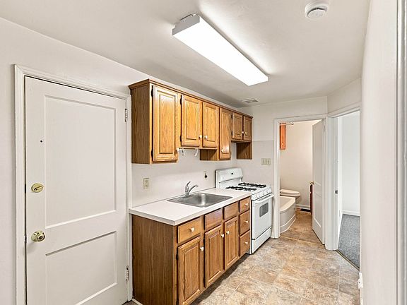 2nd image of 743-746 Skyline Dr #8
