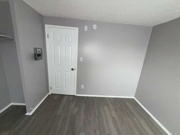 13420 Euclid Ave — Photo 49
