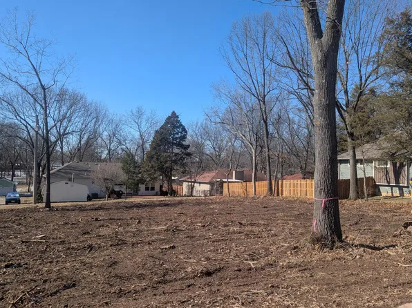 5713 S Cloverdale Lane, Battlefield, MO 65619