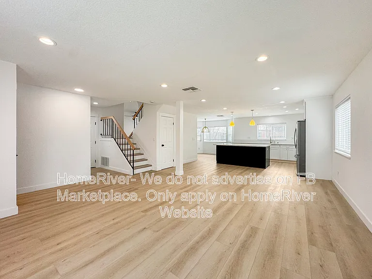 2162 Lejano Way — Photo 3