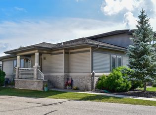 1525 Smithfield Dr, Sun Prairie, WI 53590