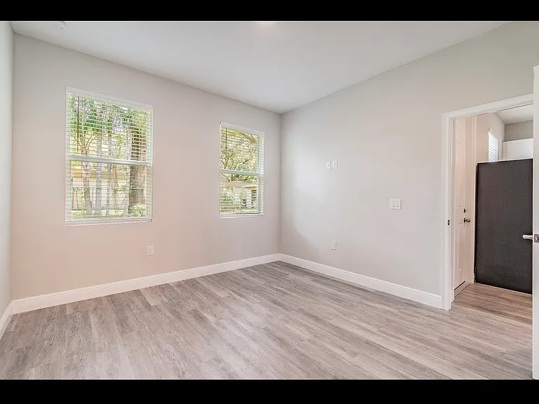 1614 E Mulberry Dr — Photo 8