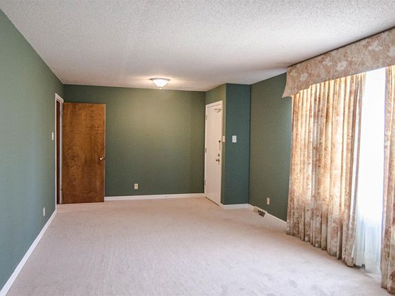 3rd image of 1588 Freestone Dr
