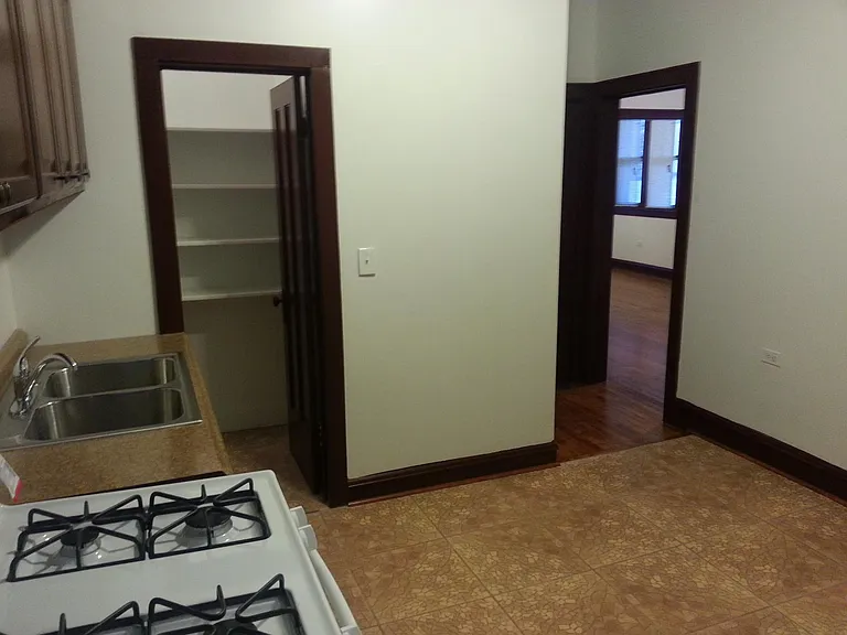2909 N Albany Ave — Photo 5