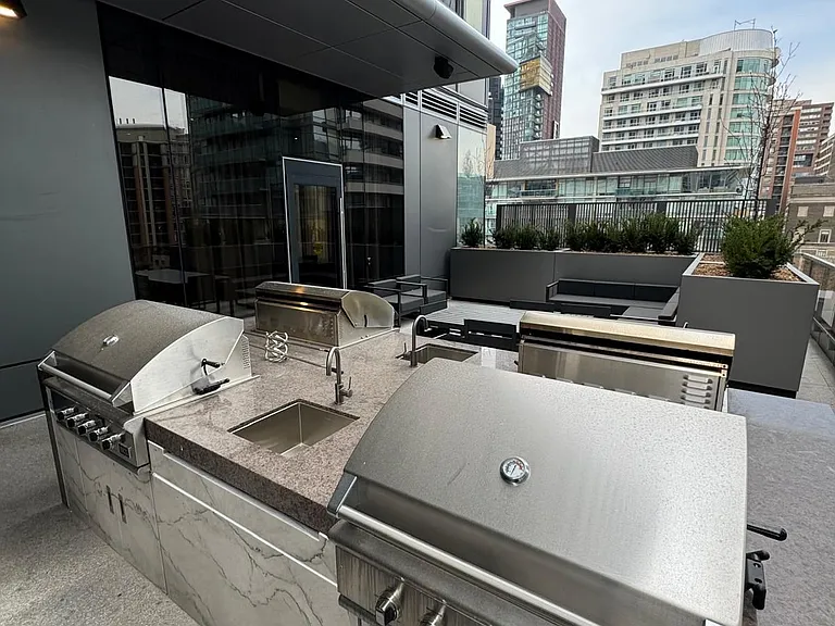 11 Yorkville Ave #4001 — Photo 35