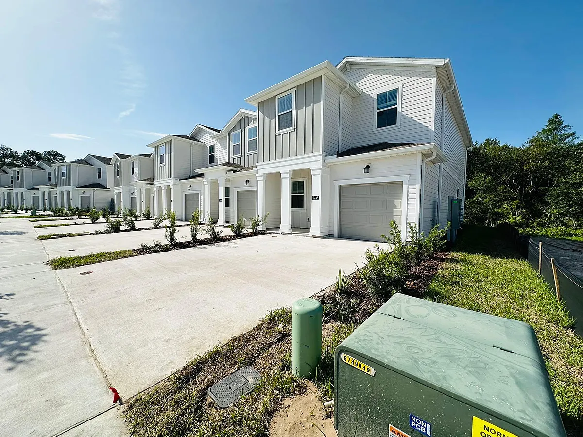 Building Photo - 7448 Stone Creek Trl