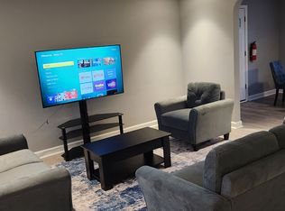 948 White Oak Dr, Oxon Hill, MD 20745