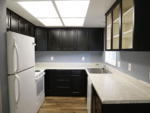 2nd image of 54 N Mountain Ave