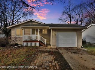 3044 Scarborough Rd, Lansing, MI 48910