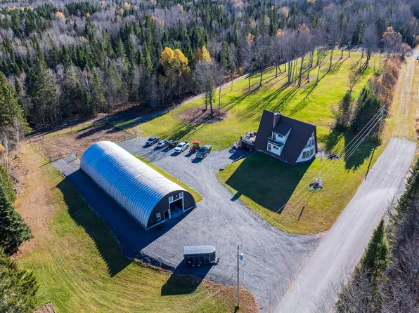 14 Country Ln Road, Madawaska, ME 04756