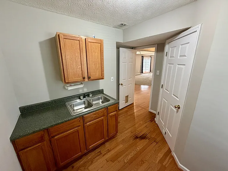 212 Kensington Trce — Photo 28