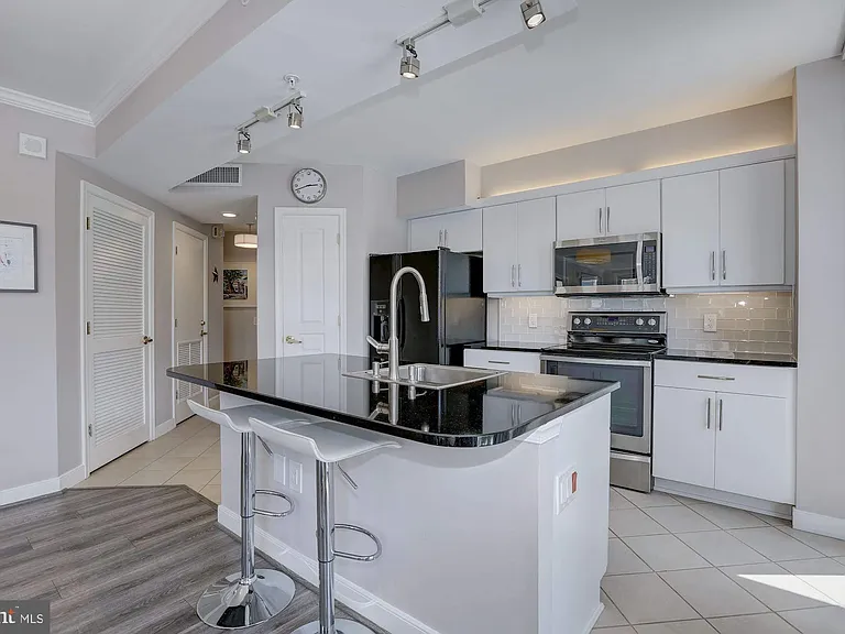 616 E St NW #718 — Photo 7