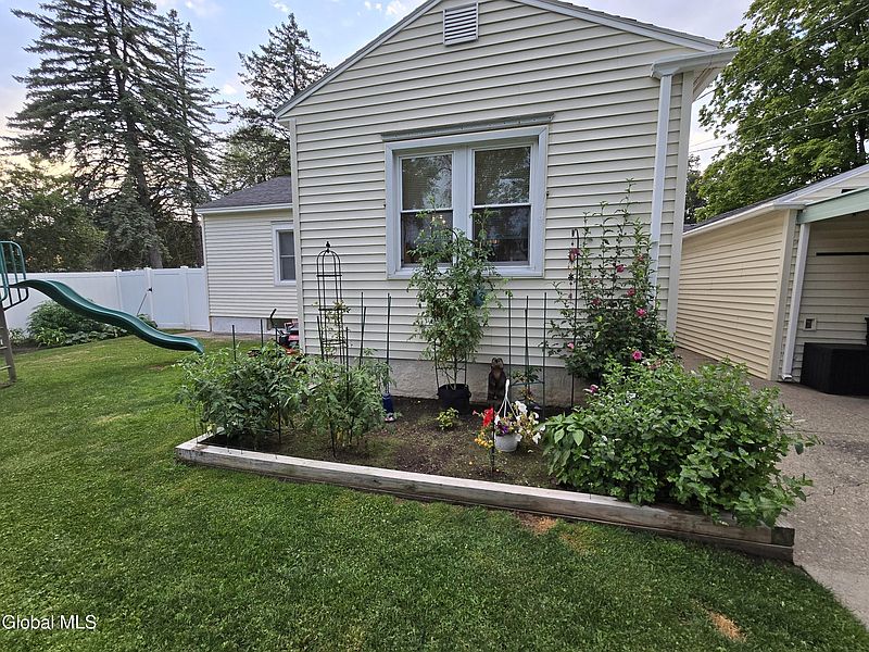 4th image of 75 Shirley Drive