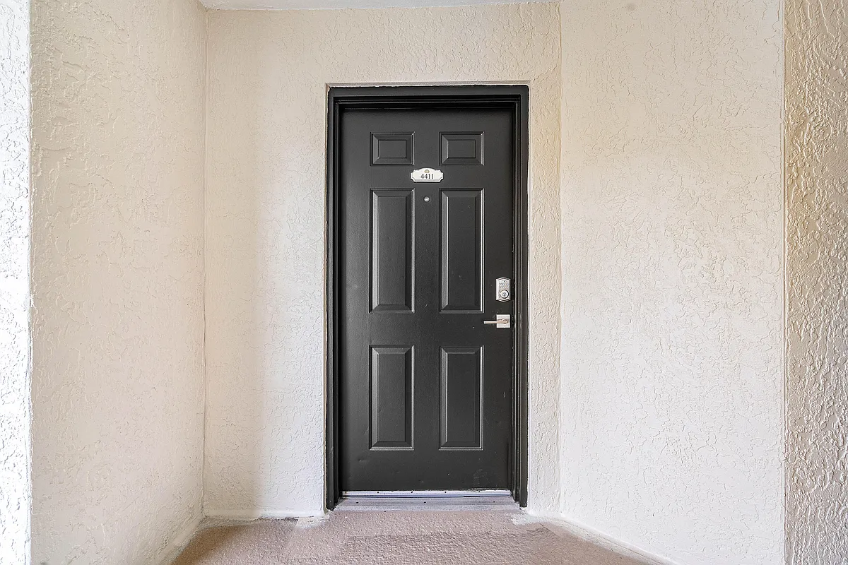 Building Photo - 4411 Tuscany Way #4411