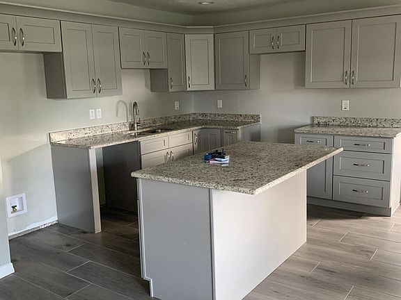 2nd image of 1615 Park Ave