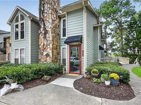 1005 Canyon Point Cir, Roswell, GA 30076