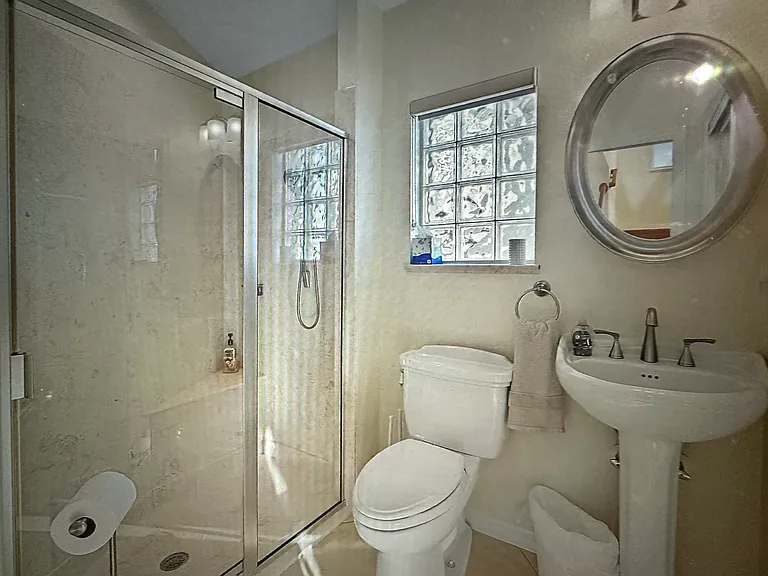 1333 Nettles Blvd — Photo 7
