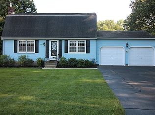 61 Faymore Dr, Agawam, MA 01001