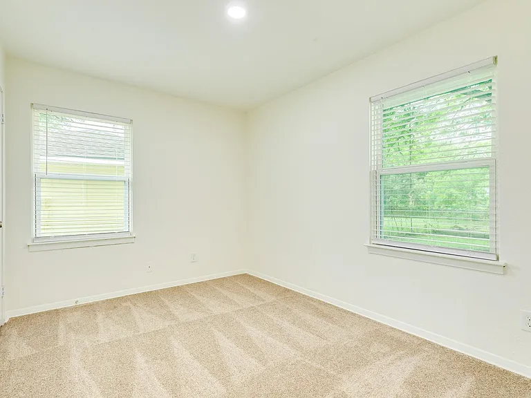 408 Gardenia St — Photo 18